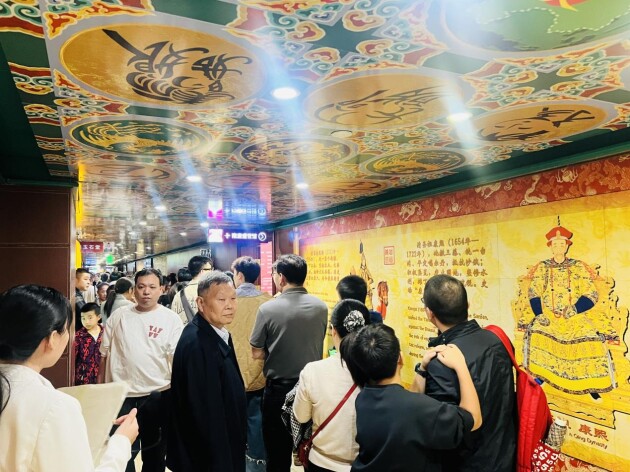 泛亚电竞全城狂欢！宇宙中心万家丽圣诞福利享不停(图11)
